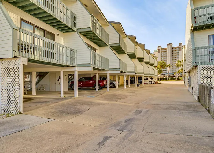 Apartment Next To Public With Pool! Gulf Shores