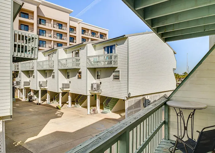 Apartment Next To Public With Pool! Gulf Shores